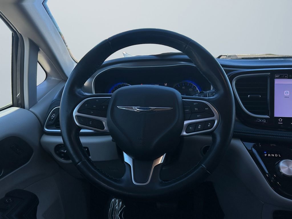 Used 2021 Chrysler Pacifica Touring-L w/ Uconnect Theater Family Group image 12