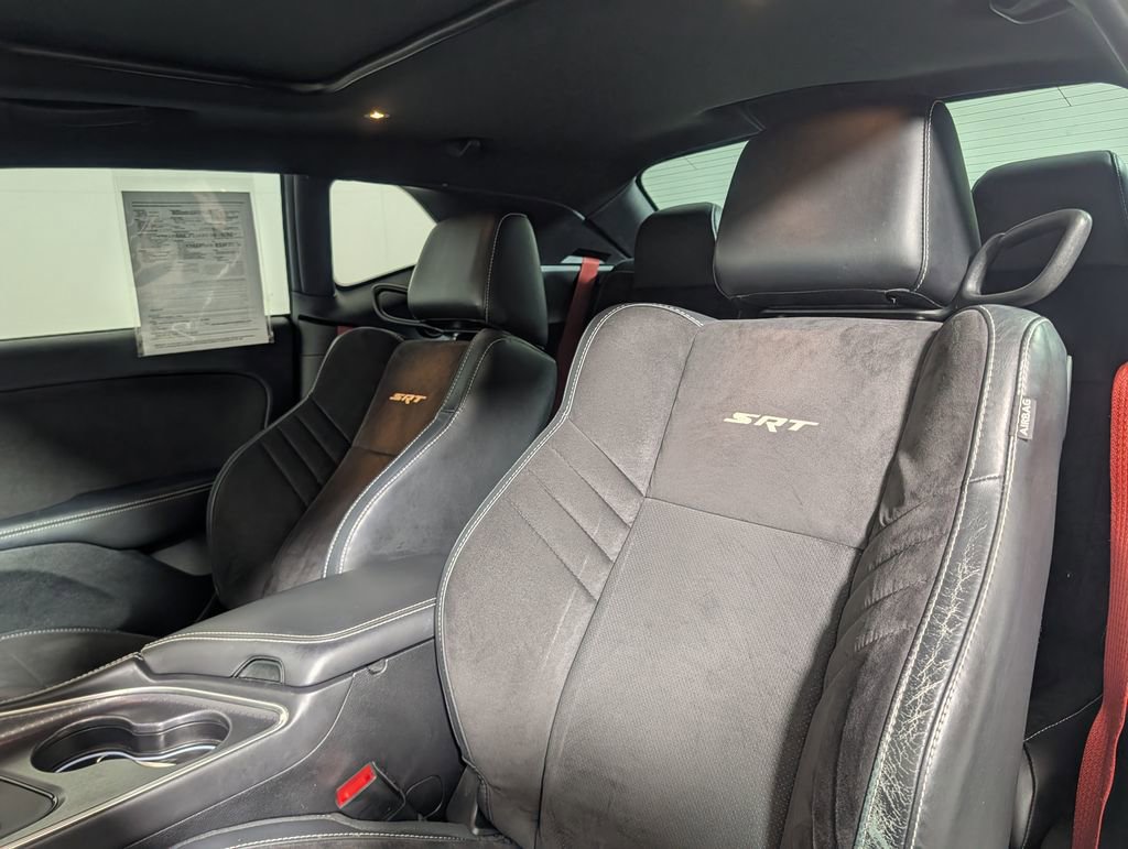 Used 2015 Dodge Challenger SRT w/ Technology Group image 14