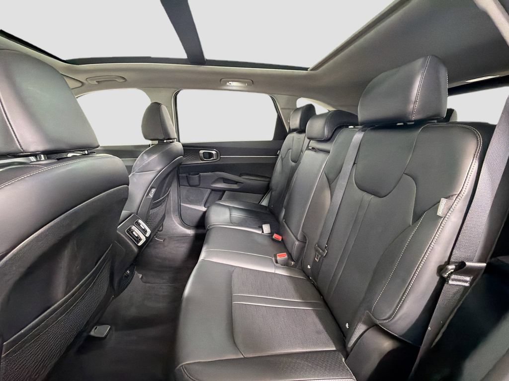 Used 2024 Kia Sorento S w/ Panoramic Sunroof Package FWD image 27