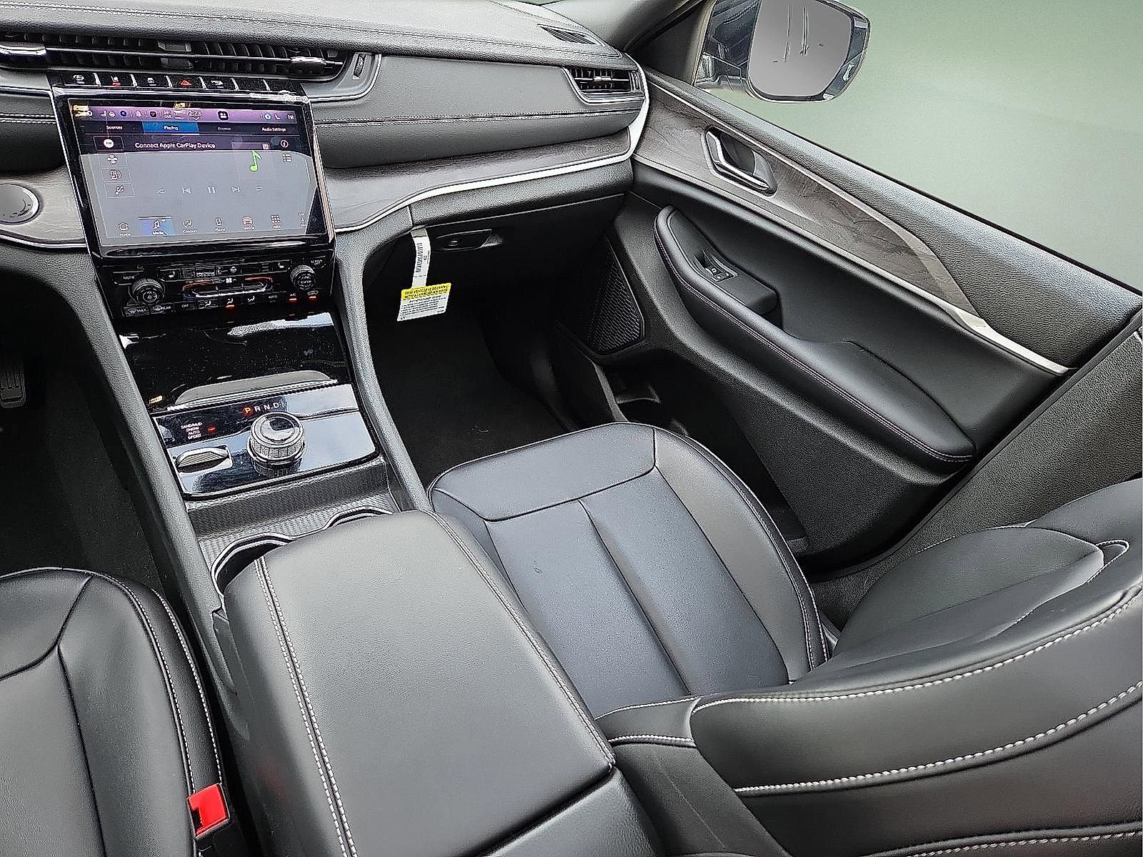 New 2025 Jeep Grand Cherokee Limited w/ Black Appearance Package image 12