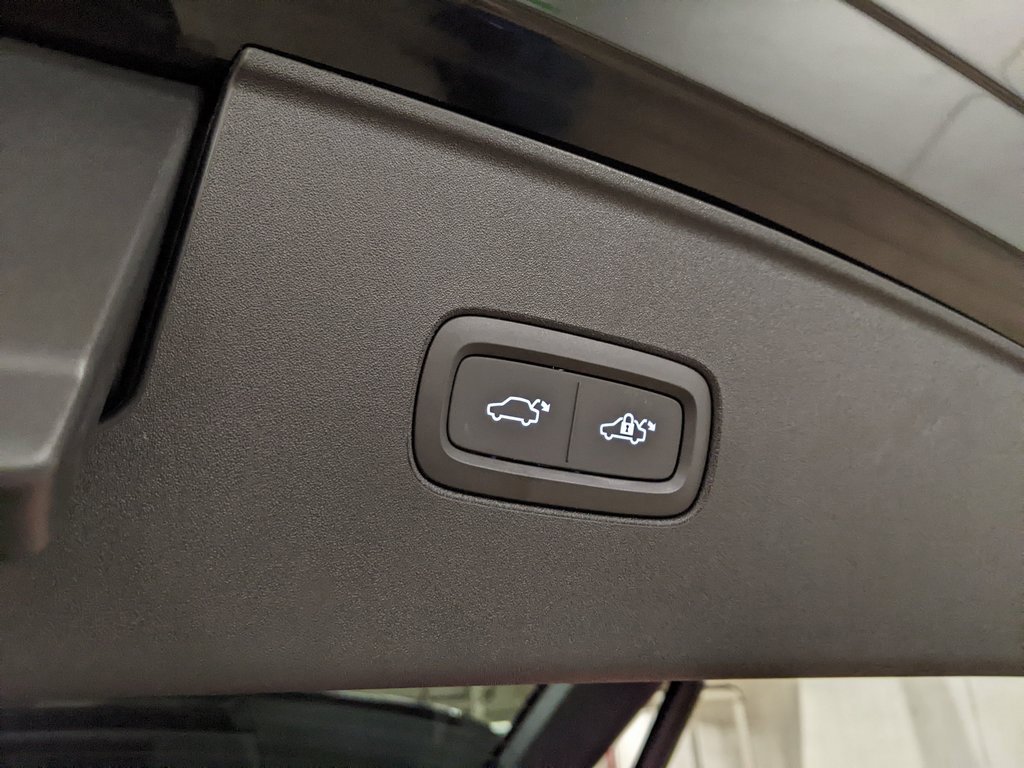 Certified 2025 Volvo EX90 Plus image 29