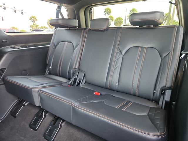 Used 2024 Ford Expedition Max Platinum AWD/4WD image 14