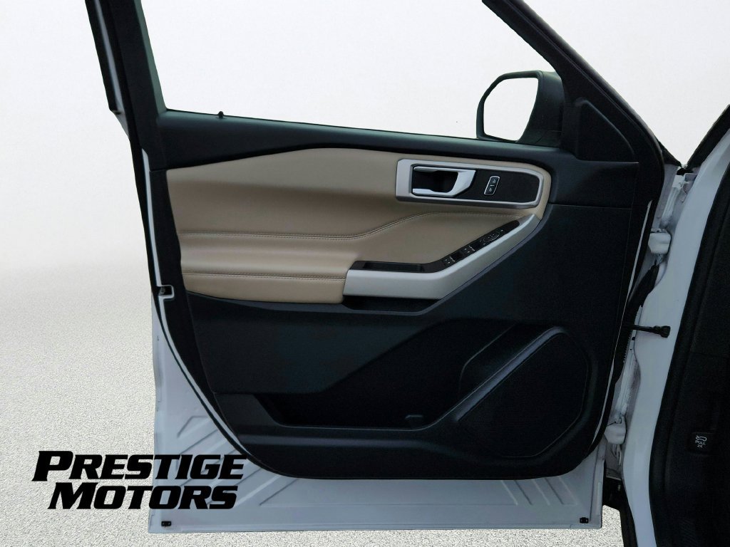 Used 2022 Ford Explorer XLT w/ Equipment Group 202A AWD/4WD image 14