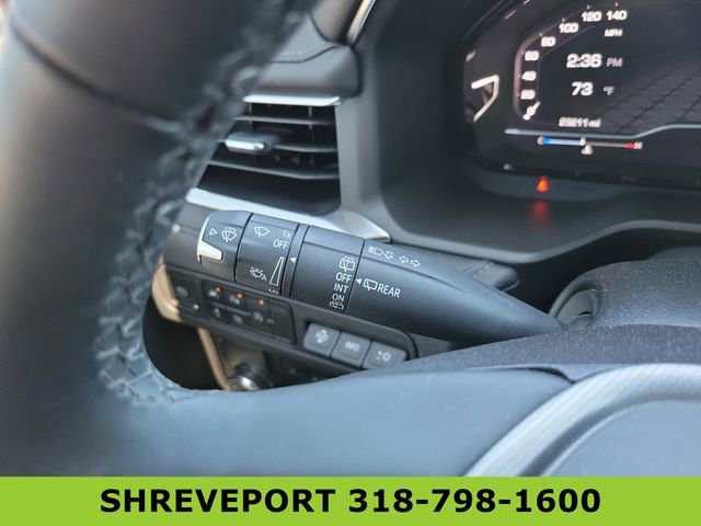 Used 2024 GMC Yukon Denali RWD image 23