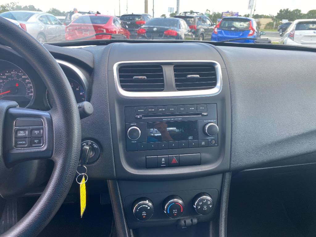 Used 2013 Dodge Avenger SE FWD image 29