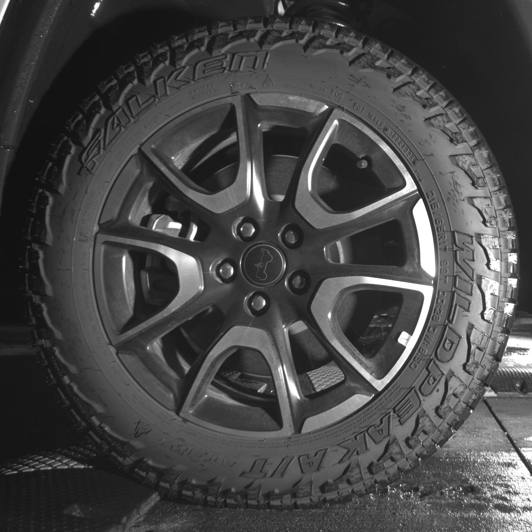 Used 2025 Jeep Compass Trailhawk AWD/4WD image 14