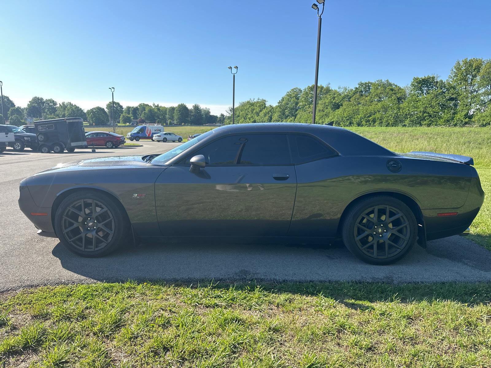 Used 2018 Dodge Challenger R/T w/ Driver Convenience Group RWD image 9