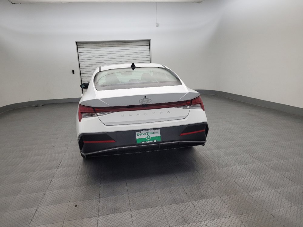 Used 2025 Hyundai Elantra SEL FWD image 6