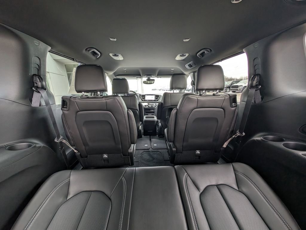 New 2026 Chrysler Pacifica Select image 19