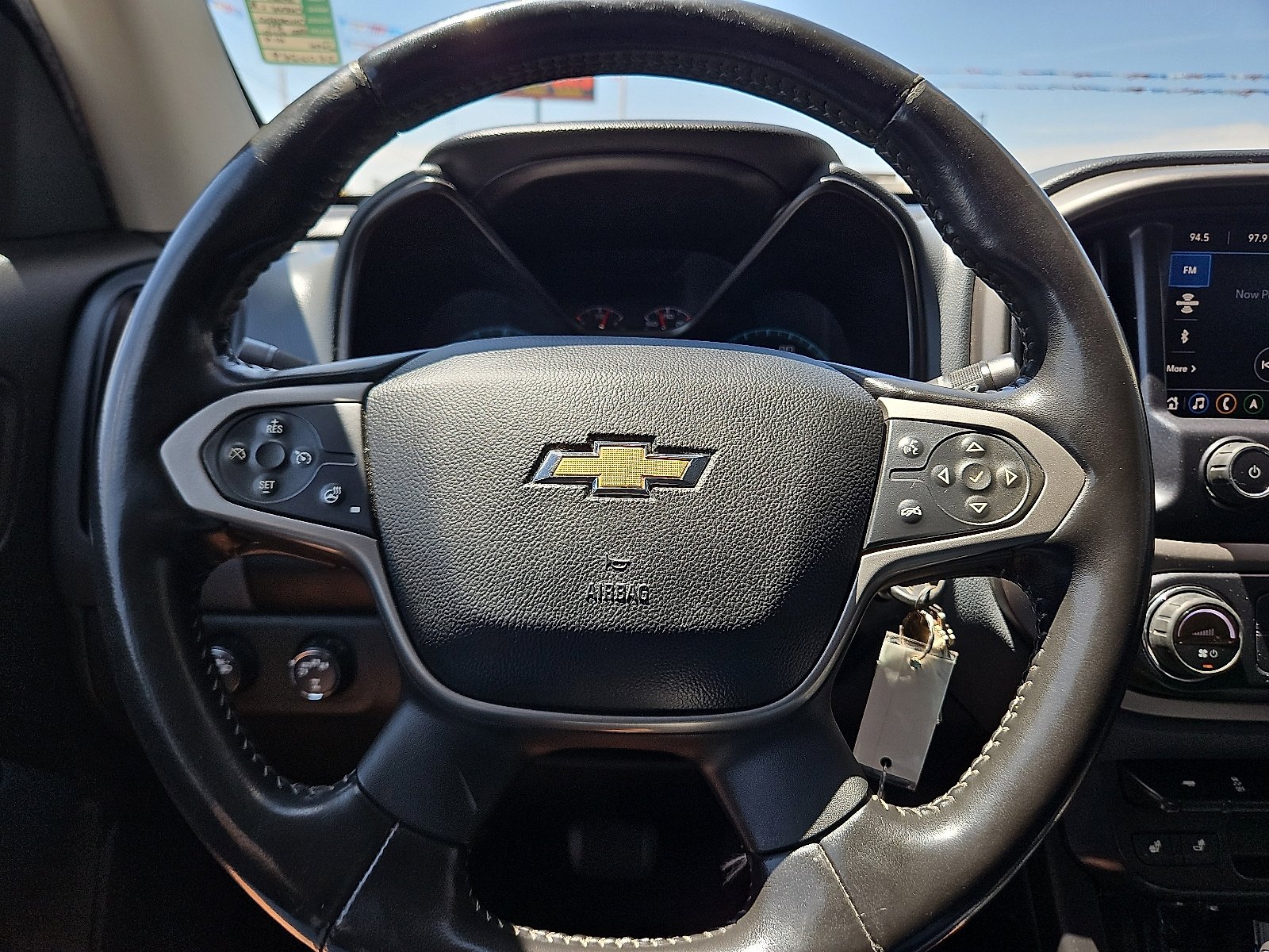Used 2021 Chevrolet Colorado Z71 AWD/4WD image 12