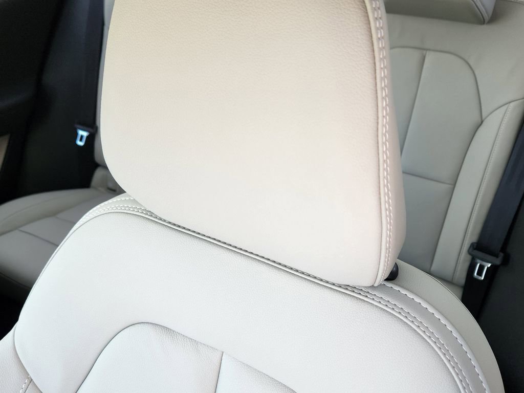 New 2026 Volvo XC40 B5 Plus w/ Protection Package Premier image 5