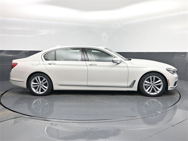 Used 2017 BMW 750i image 41