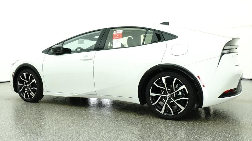 New 2026 Toyota Prius Plug-In Hybrid FWD image 40