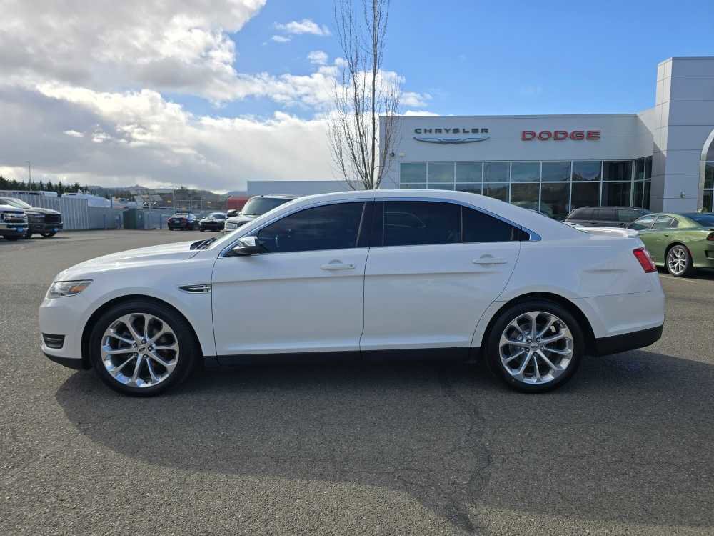 Used 2018 Ford Taurus Limited image 2