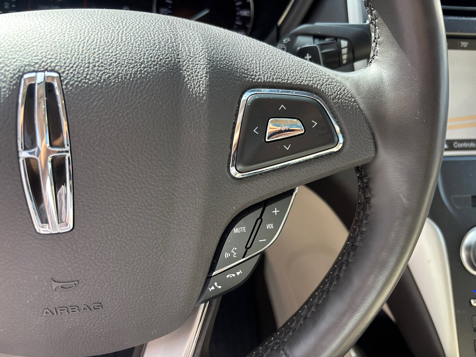 Used 2019 Lincoln MKC Reserve w/ MKC Climate Package AWD/4WD image 18