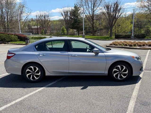 Used 2016 Honda Accord EX image 8