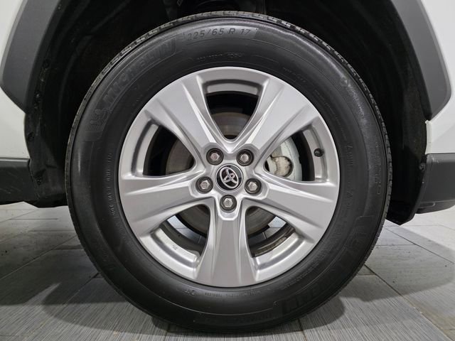Used 2025 Toyota RAV4 XLE AWD/4WD image 26