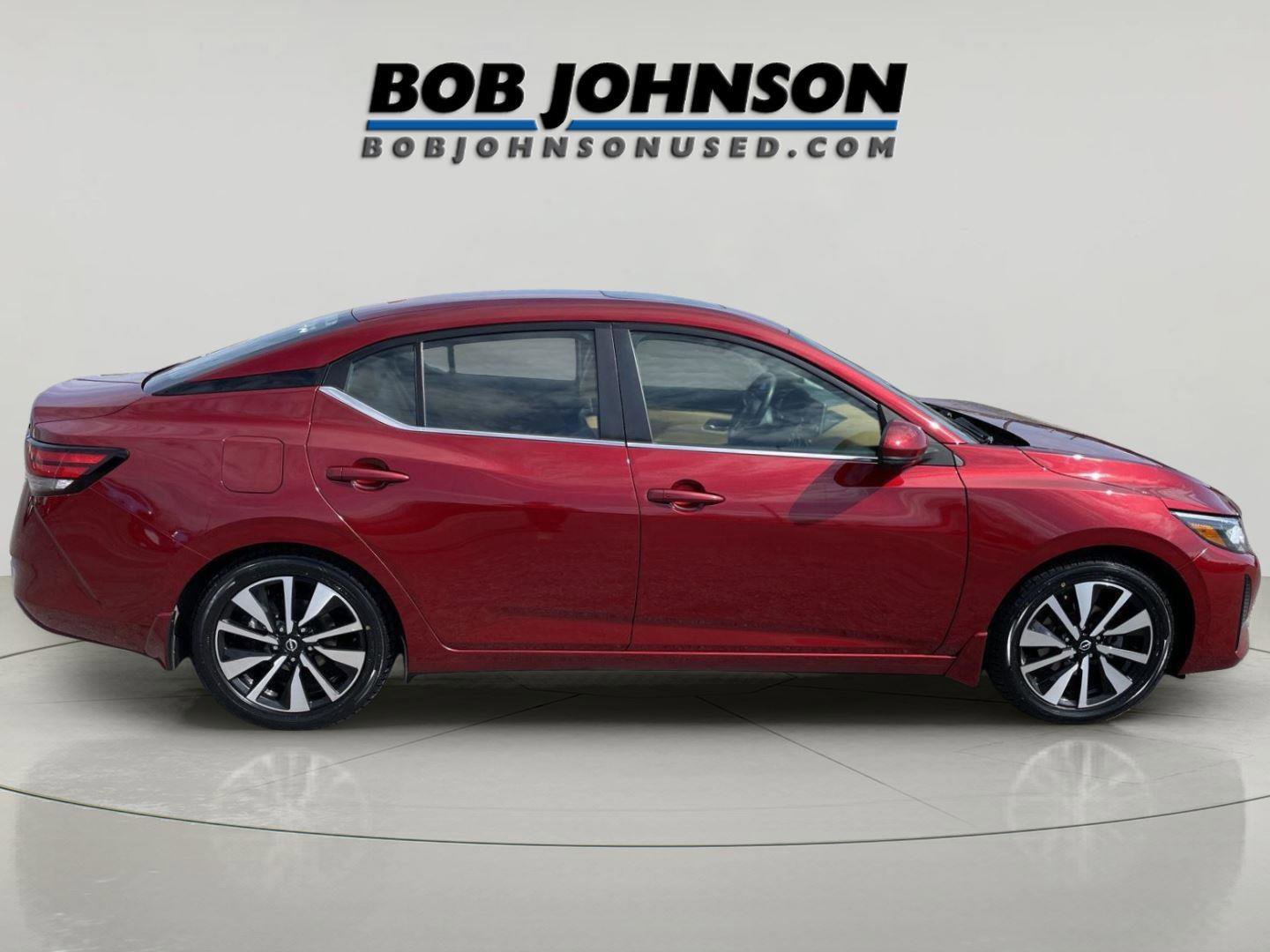 Used 2024 Nissan Sentra SV w/ SV Premium Package image 2