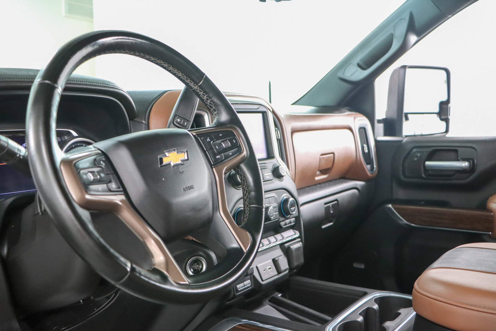 Used 2023 Chevrolet Silverado 2500 High Country w/ Technology Package image 26