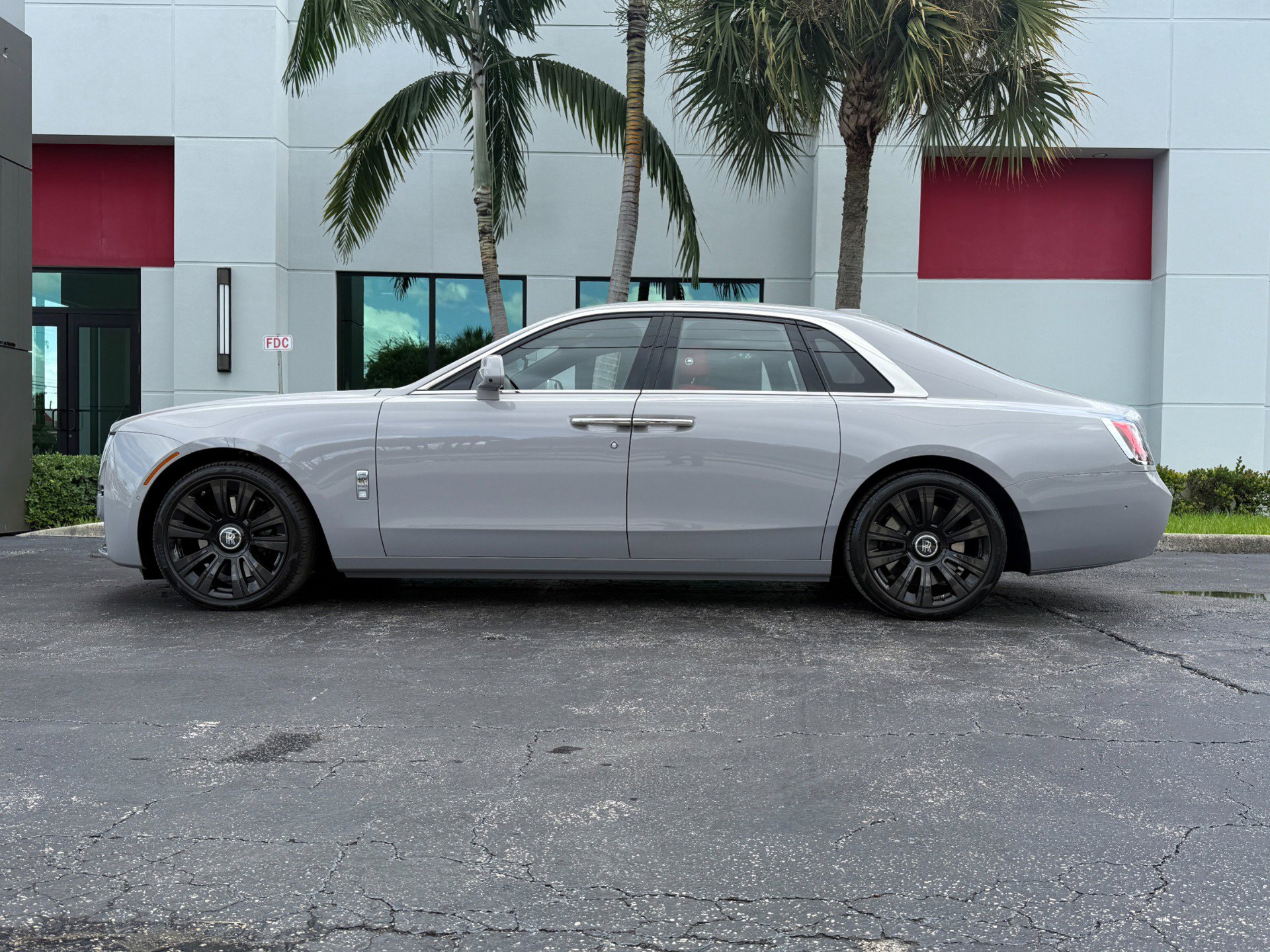 Used 2022 Rolls-Royce Ghost image 3