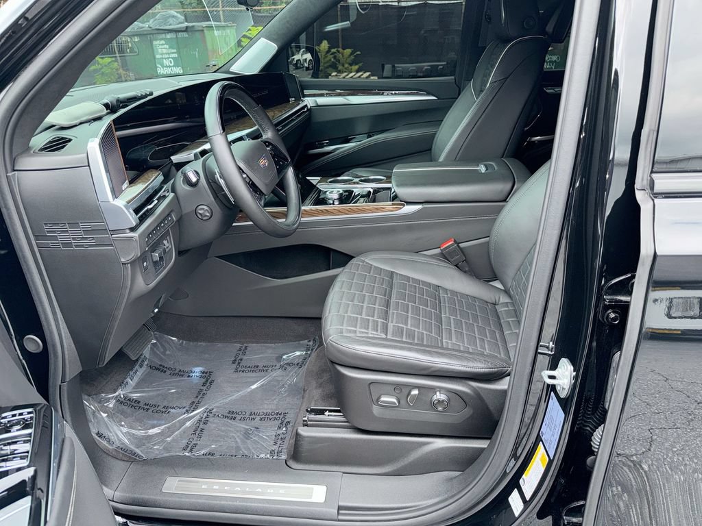 Used 2025 Cadillac Escalade ESV Sport Platinum AWD/4WD image 13