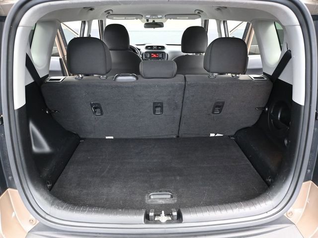 Used 2016 Kia Soul Base image 33