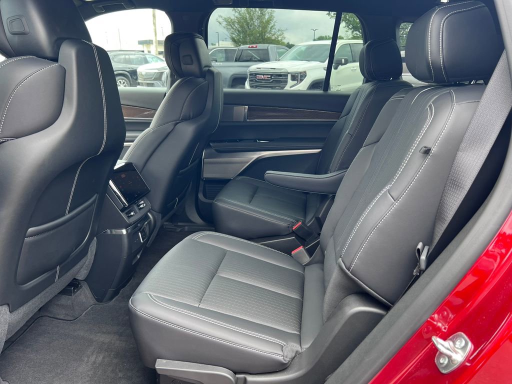 New 2026 Cadillac Vistiq Luxury AWD/4WD image 5