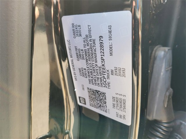 Used 2023 Chevrolet Colorado Trail Boss w/ Technology Package image 25