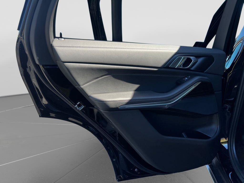 New 2026 BMW X5 sDrive40i RWD image 16