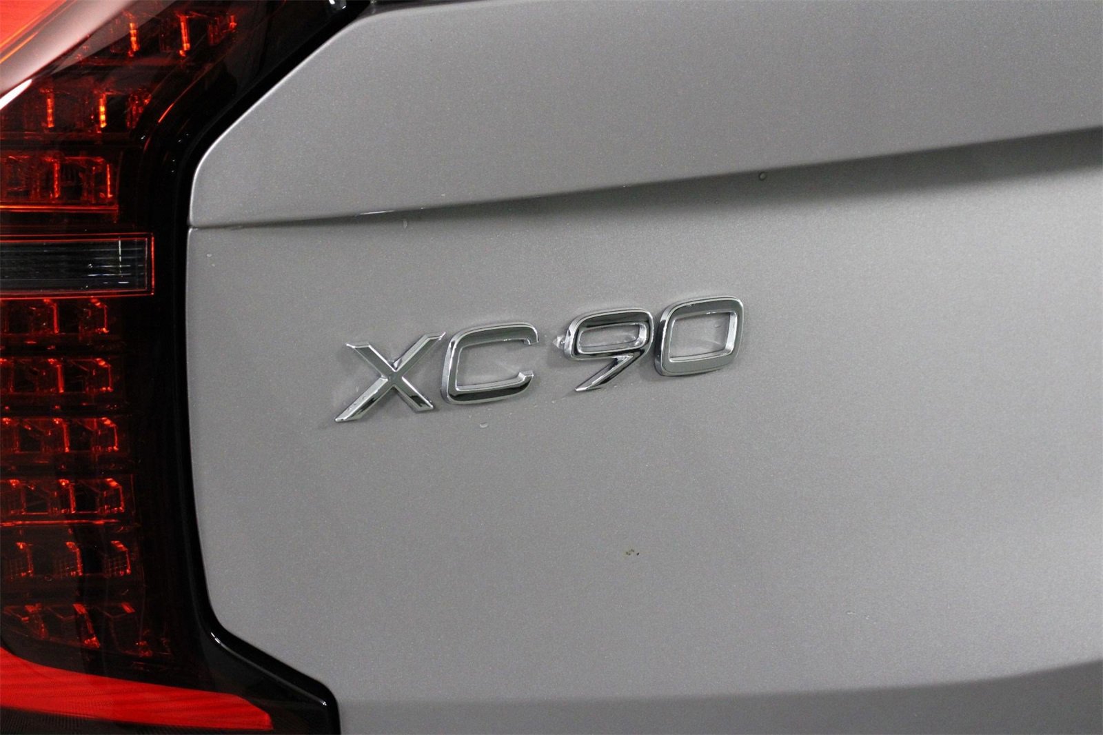 New 2026 Volvo XC90 B6 Plus w/ Protection Package Premier image 16
