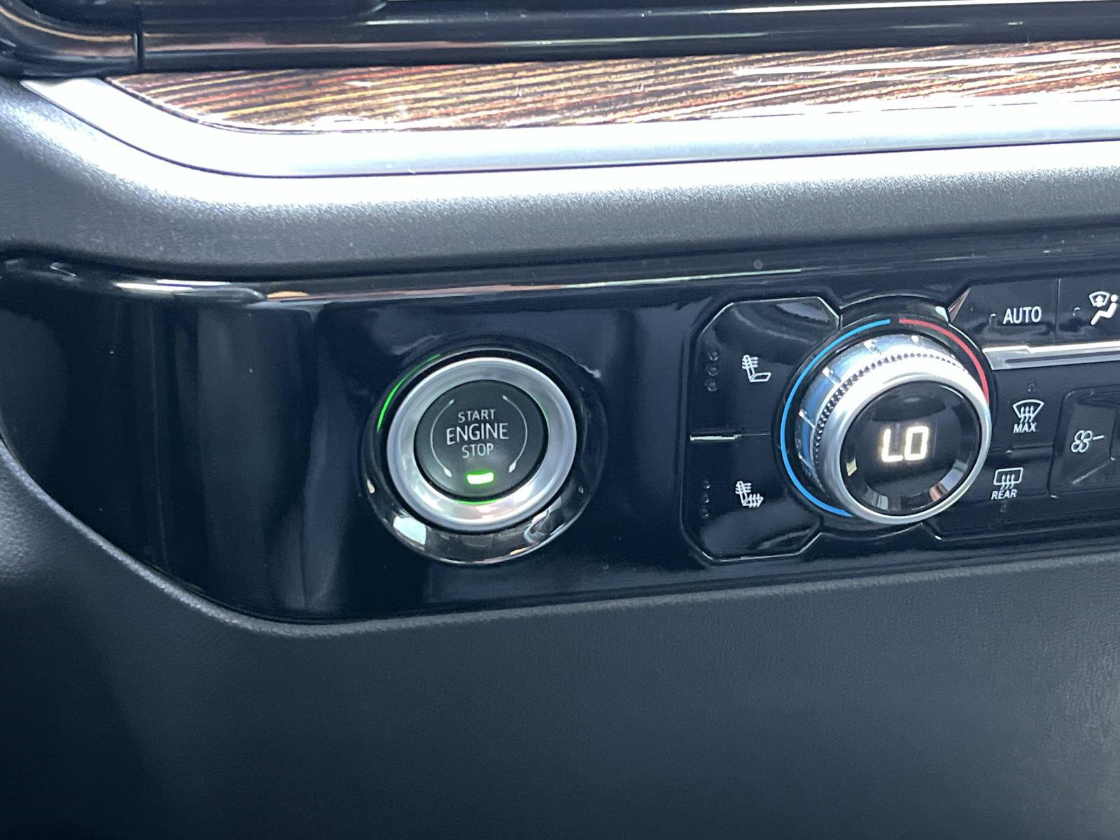Used 2024 GMC Sierra 1500 Elevation w/ LPO, Elevation Black Package image 15