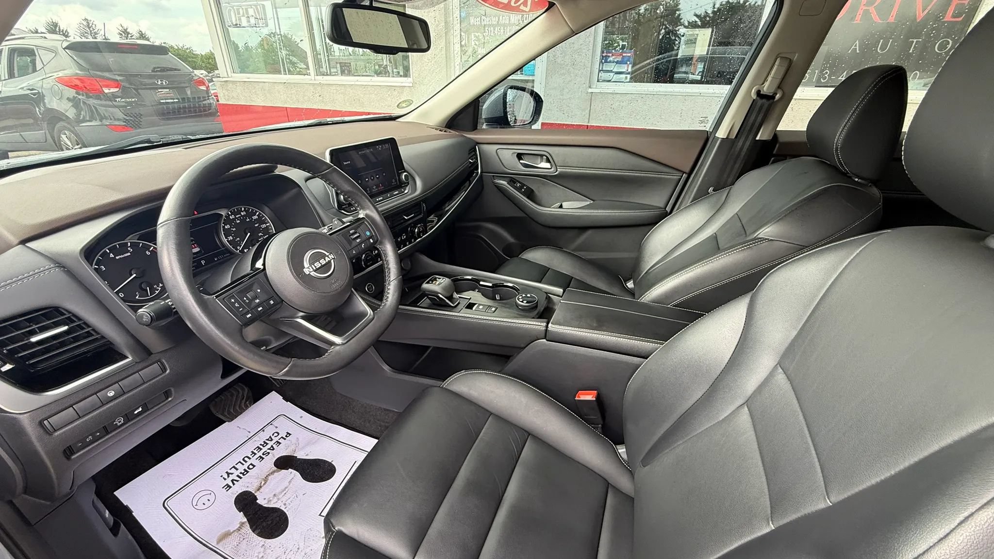 Used 2023 Nissan Rogue SL AWD/4WD image 9