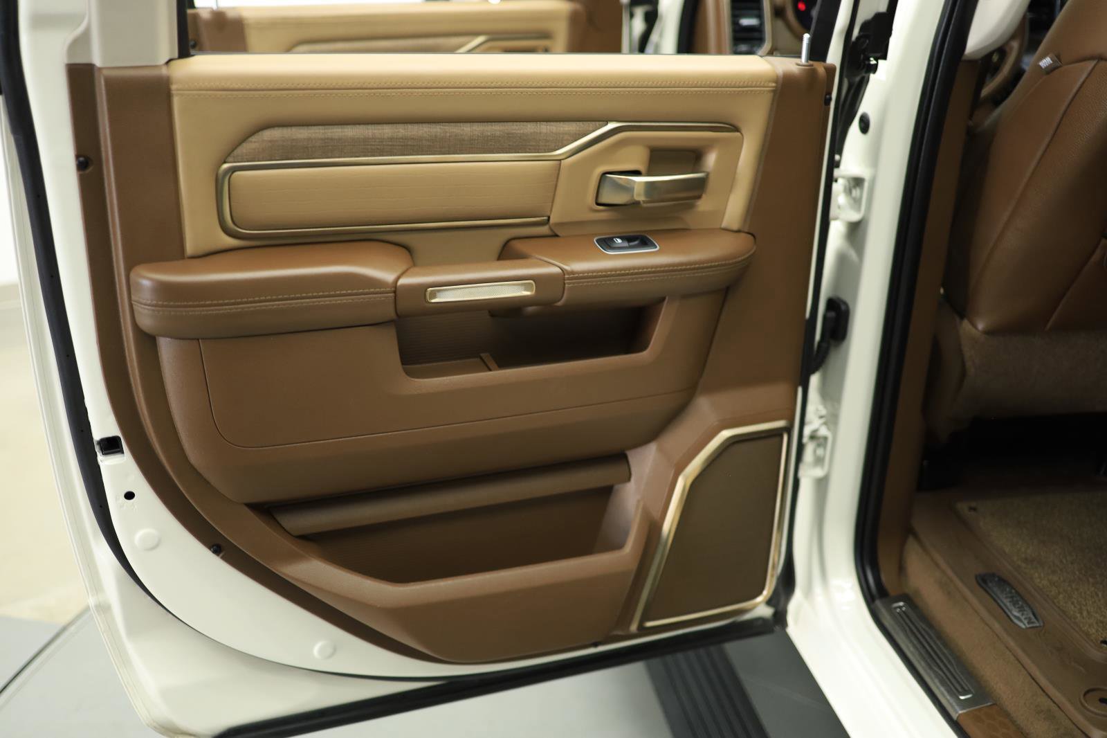 Used 2024 RAM 3500 Limited image 50