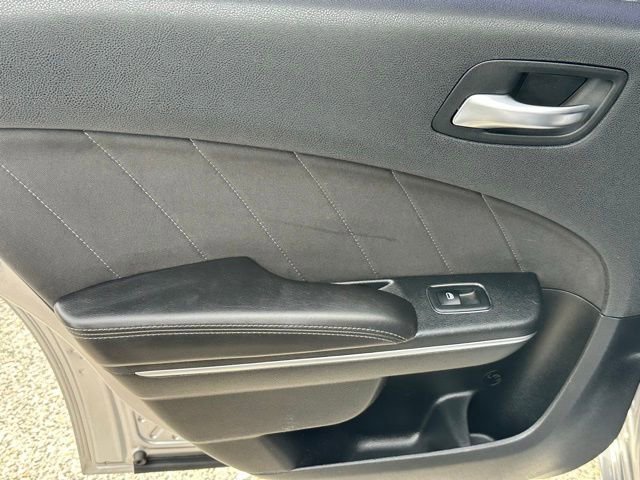 Used 2018 Dodge Charger SXT Plus RWD image 13