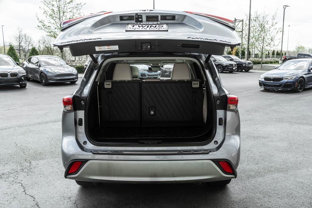 Used 2020 Toyota Highlander Platinum image 38