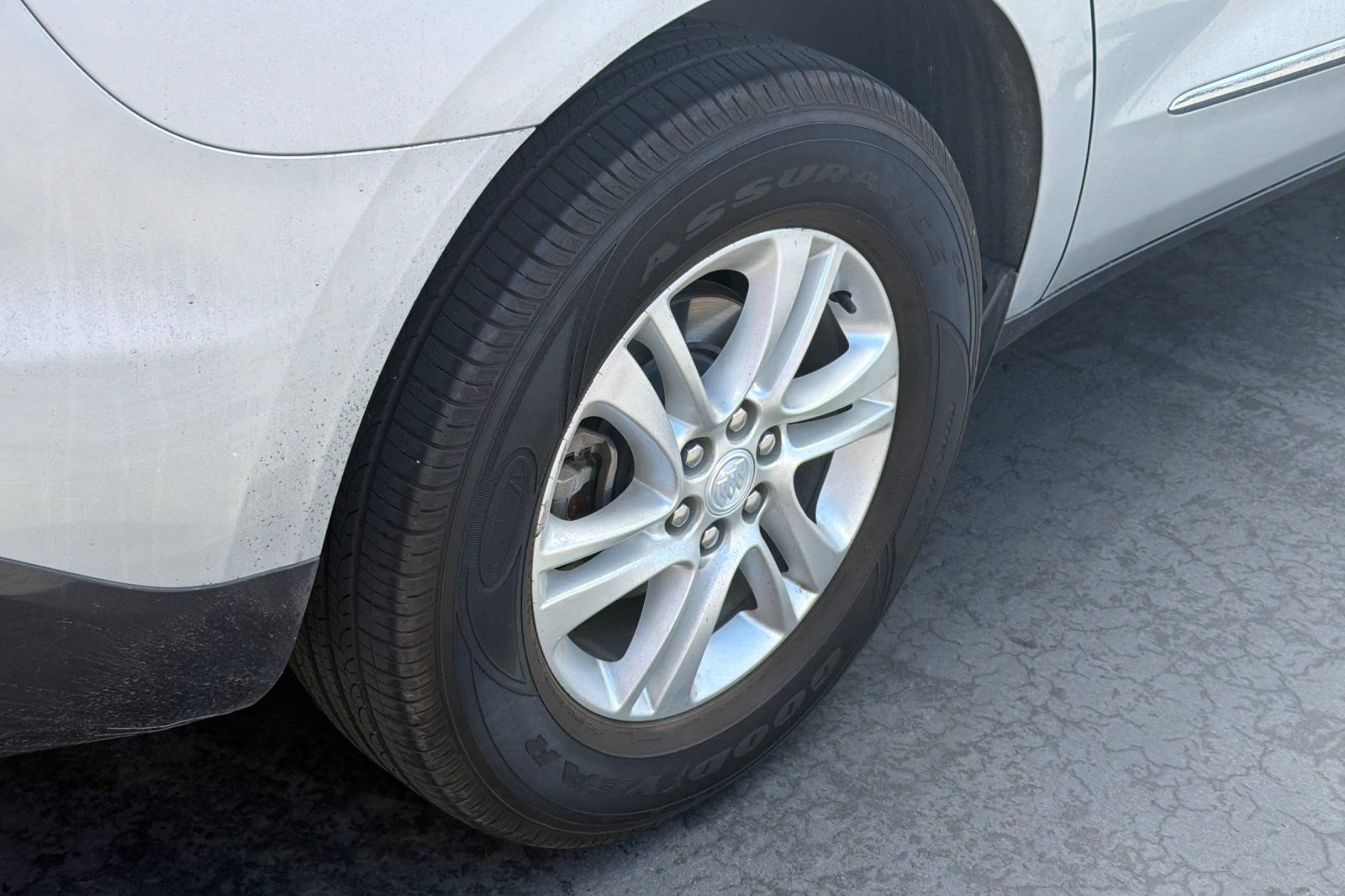 Used 2019 Buick Enclave Essence FWD image 4