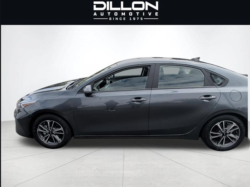 Used 2023 Kia Forte LXS w/ LXS Technology Package FWD image 2