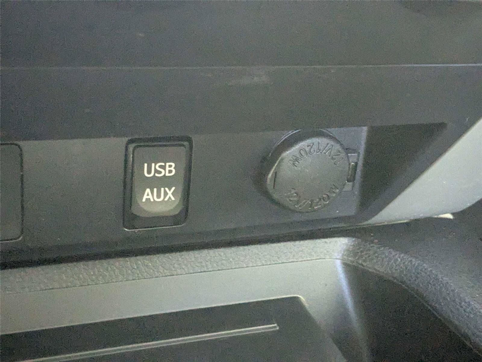 Used 2017 Toyota Tundra SR5 w/ SR5 Upgrade Package AWD/4WD image 22