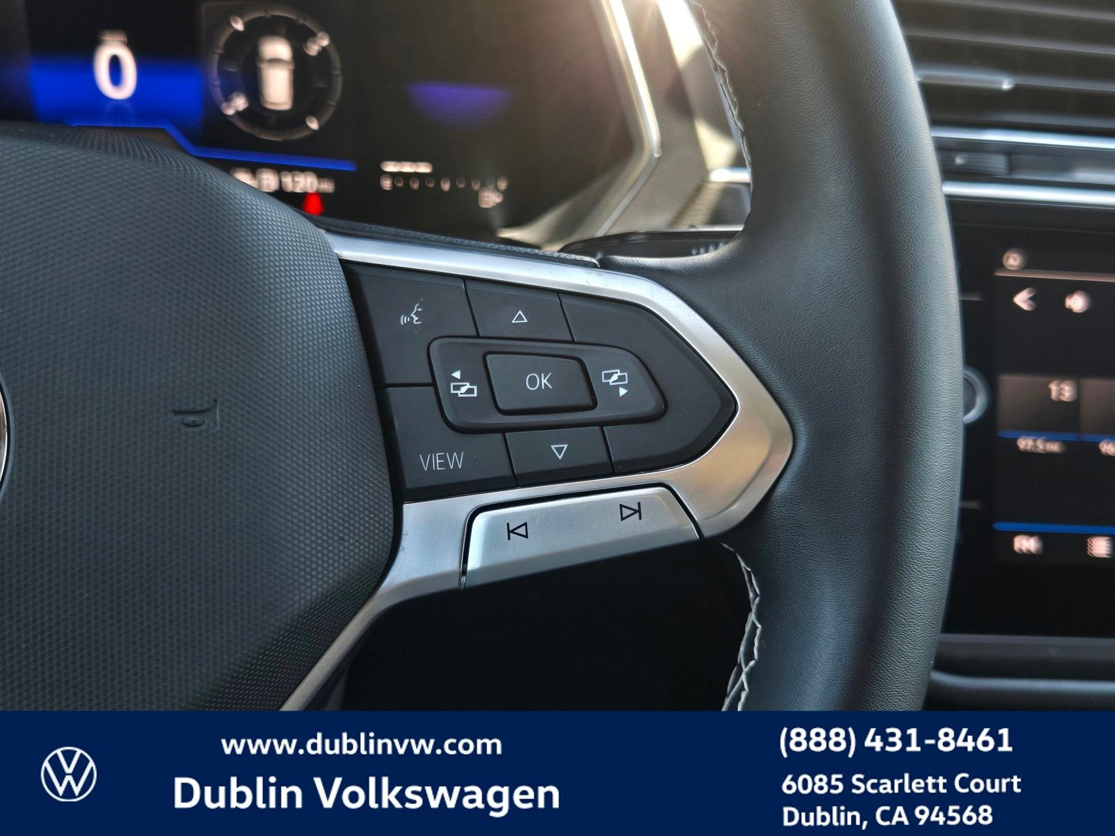 Used 2023 Volkswagen Tiguan SE FWD image 20