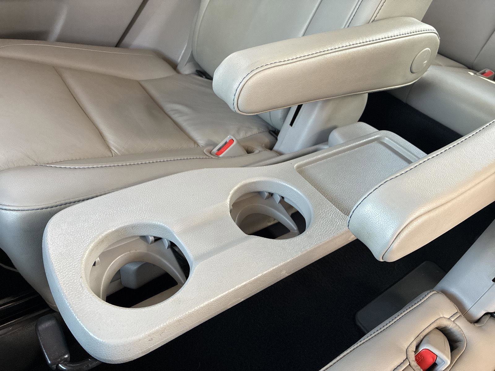Used 2019 Toyota Highlander XLE AWD/4WD image 19