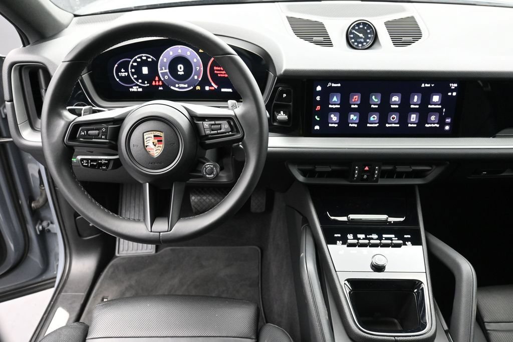 Used 2024 Porsche Cayenne Coupe AWD/4WD image 23