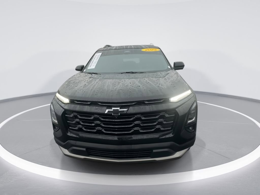 Used 2025 Chevrolet Equinox LT w/ Convenience Package II image 3