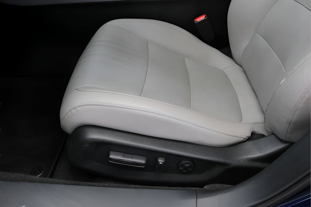 Used 2018 Honda Accord Touring image 13