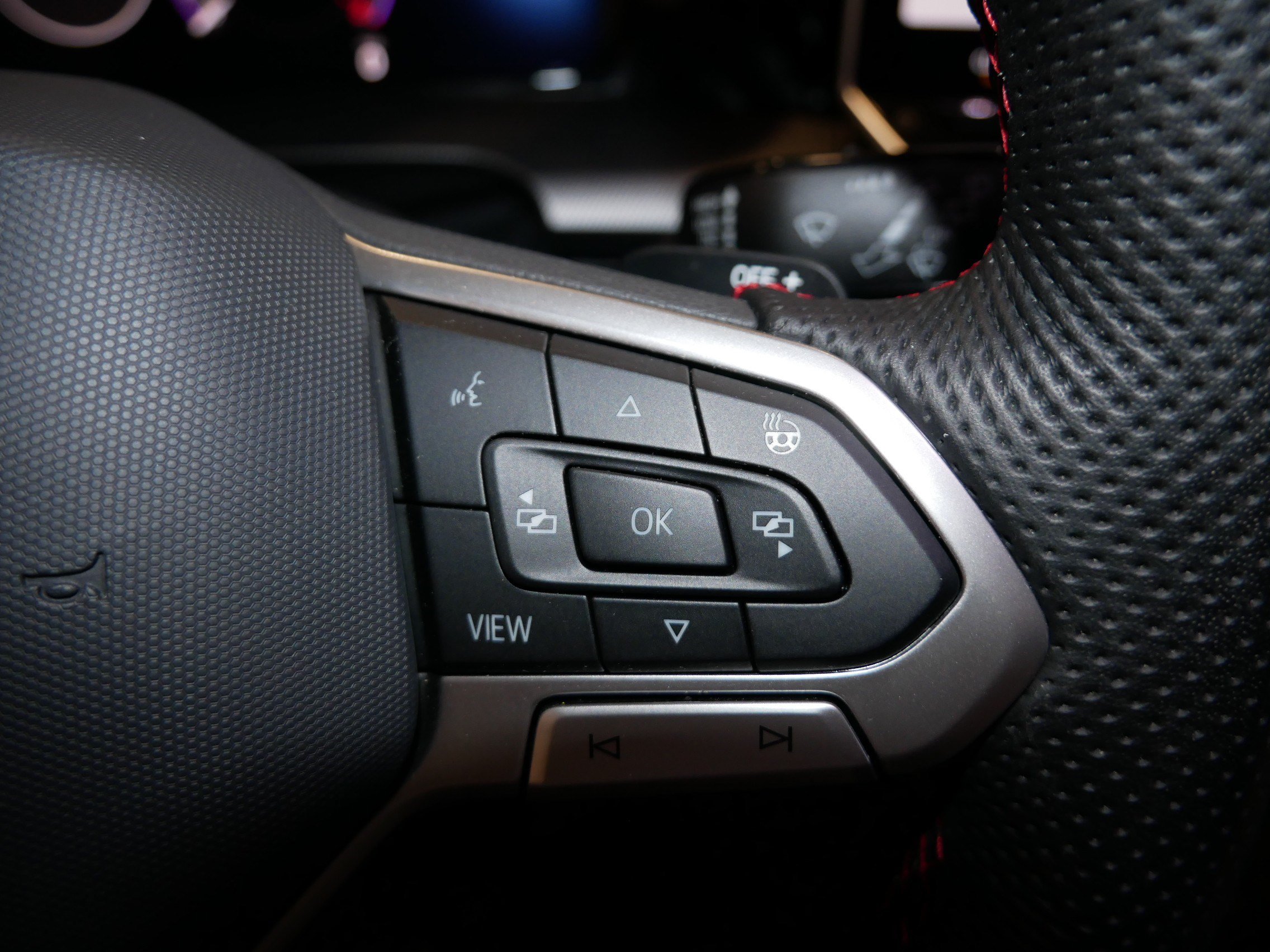 Certified 2025 Volkswagen GTI Autobahn FWD image 23