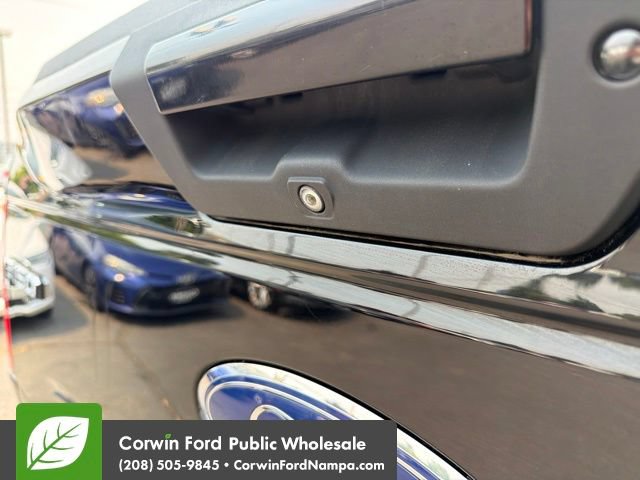 Used 2017 Ford F150 XLT w/ Equipment Group 302A Luxury AWD/4WD image 11