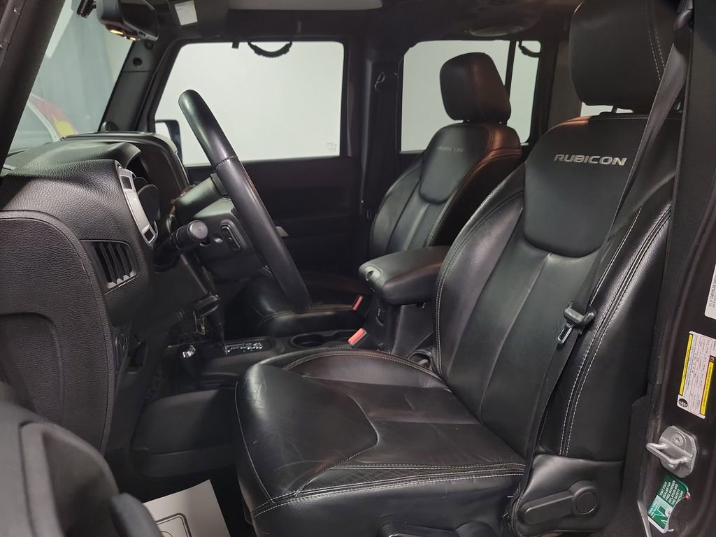 Used 2014 Jeep Wrangler Unlimited Rubicon w/ Connectivity Group image 14