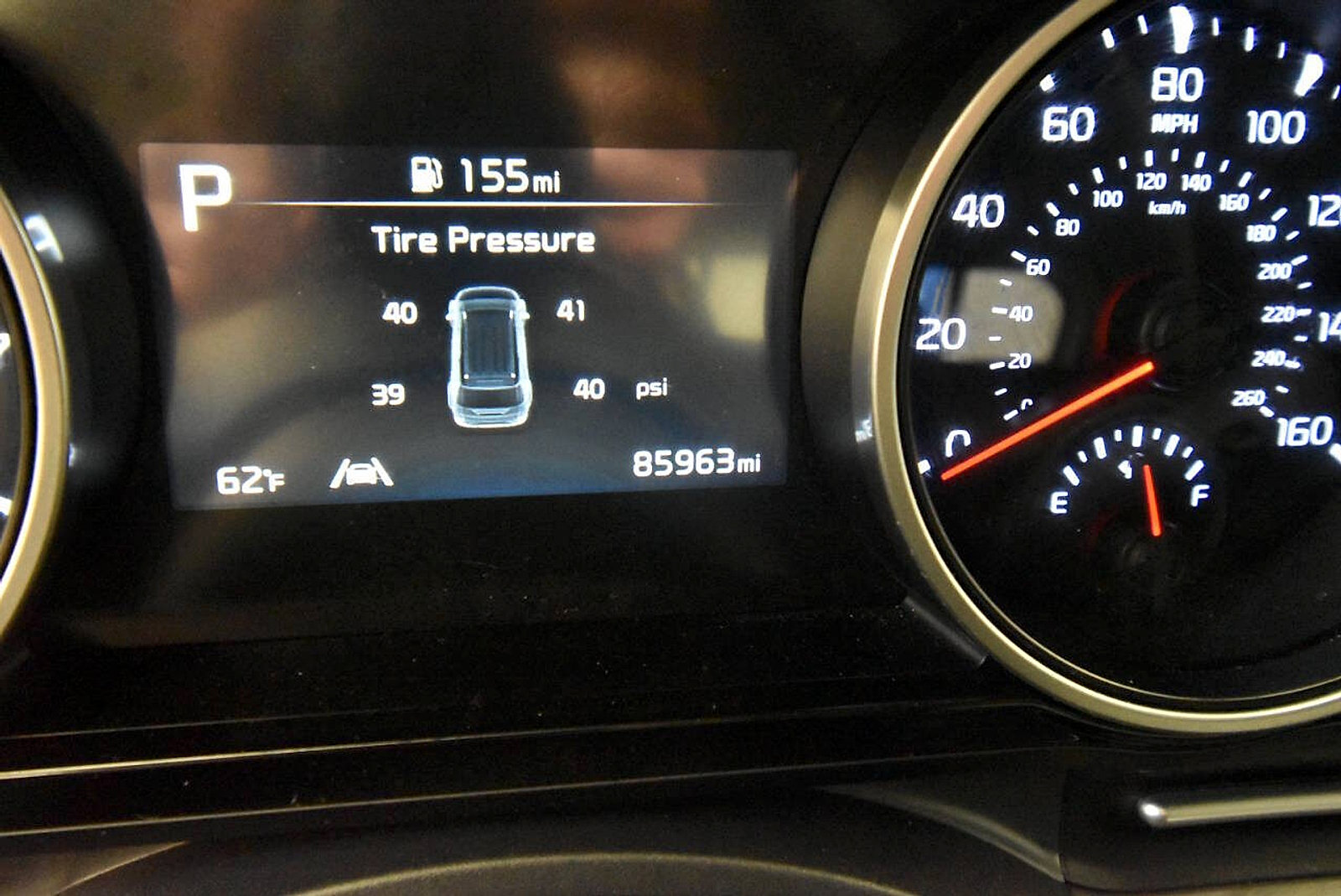 Used 2024 Kia Carnival EX FWD image 29