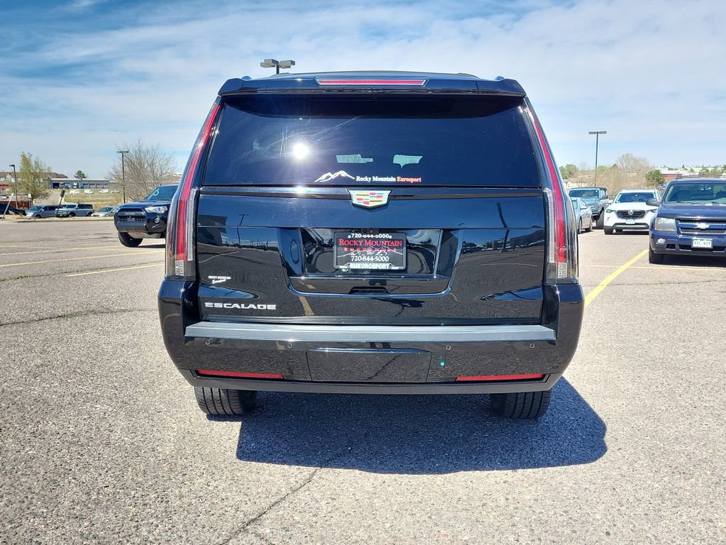 Used 2020 Cadillac Escalade ESV Premium Luxury w/ Escalade Sport Edition AWD/4WD image 5