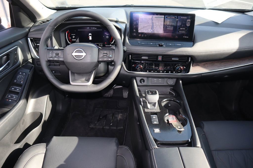 Certified 2025 Nissan Rogue Platinum image 18
