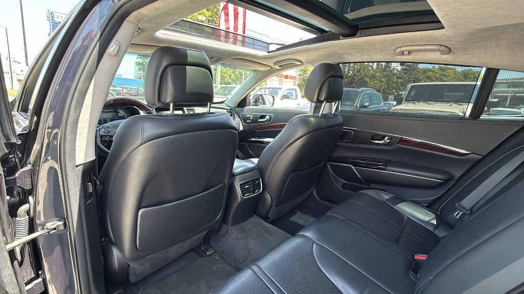 Used 2015 Kia K900 Luxury RWD image 25